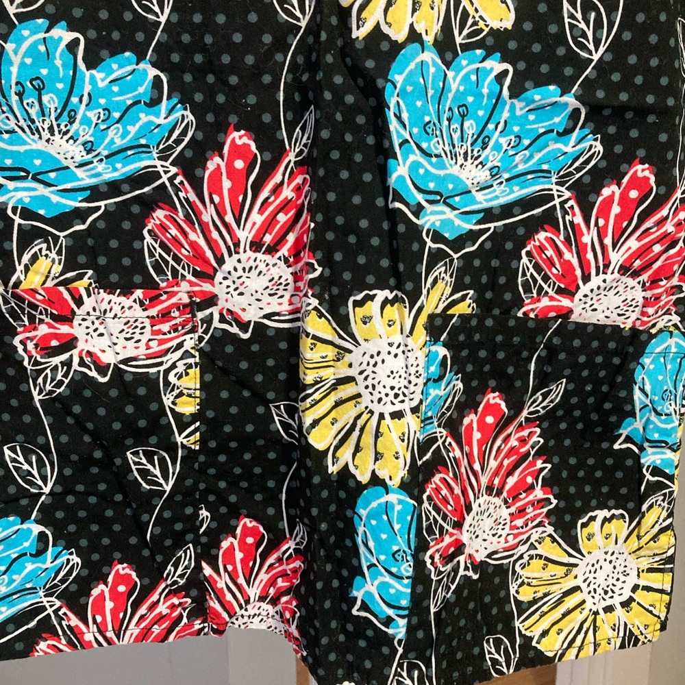 Ladies Scrub Top - Picture 4 of 6